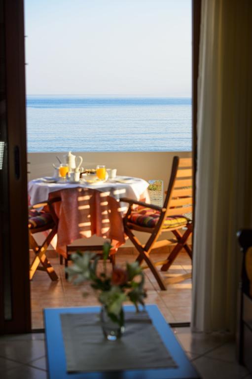 Niriides Apartments Kissamos Exterior photo