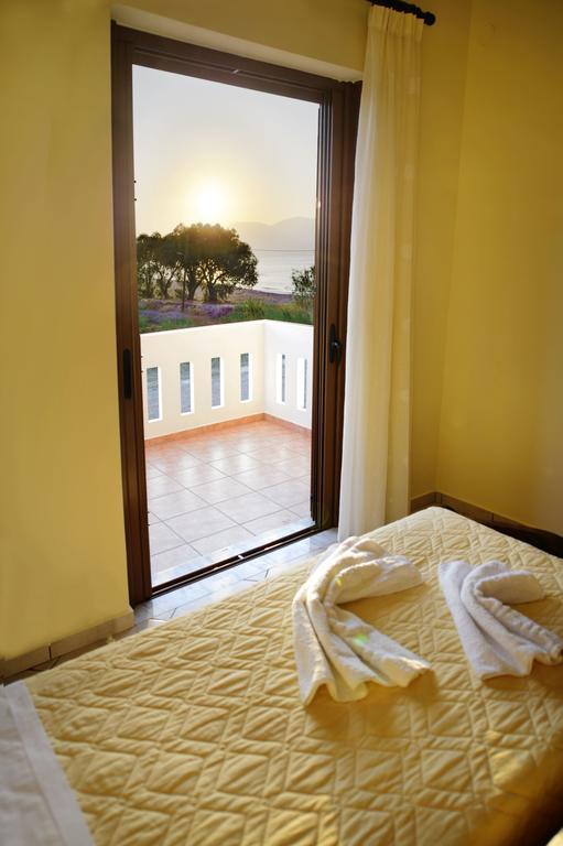 Niriides Apartments Kissamos Exterior photo