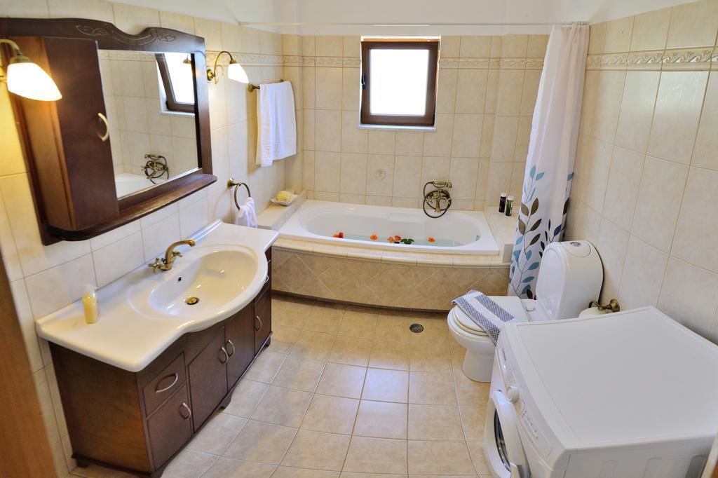 Niriides Apartments Kissamos Exterior photo