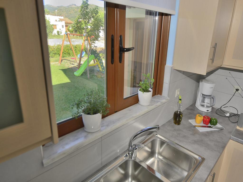 Niriides Apartments Kissamos Exterior photo